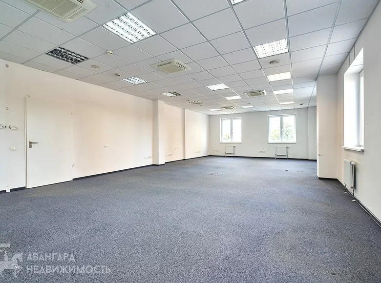 Oficina 90 m² en Minsk, Belarús