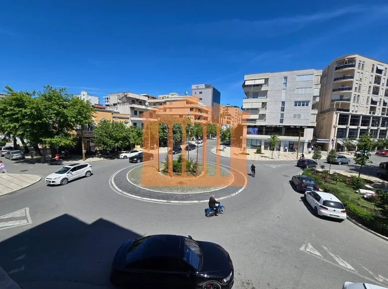 Propiedad comercial 3 habitaciones 68 m² en Bashkia Durres, Albania