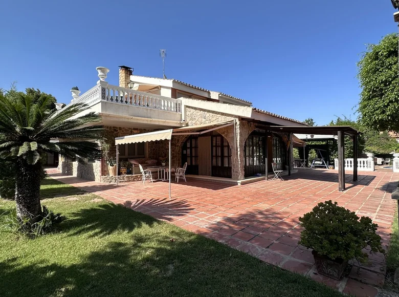 5 bedroom villa 275 m² Elx Elche, Spain