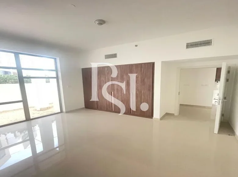 Mieszkanie 1 pokój 56 m² Sharjah, Emiraty Arabskie