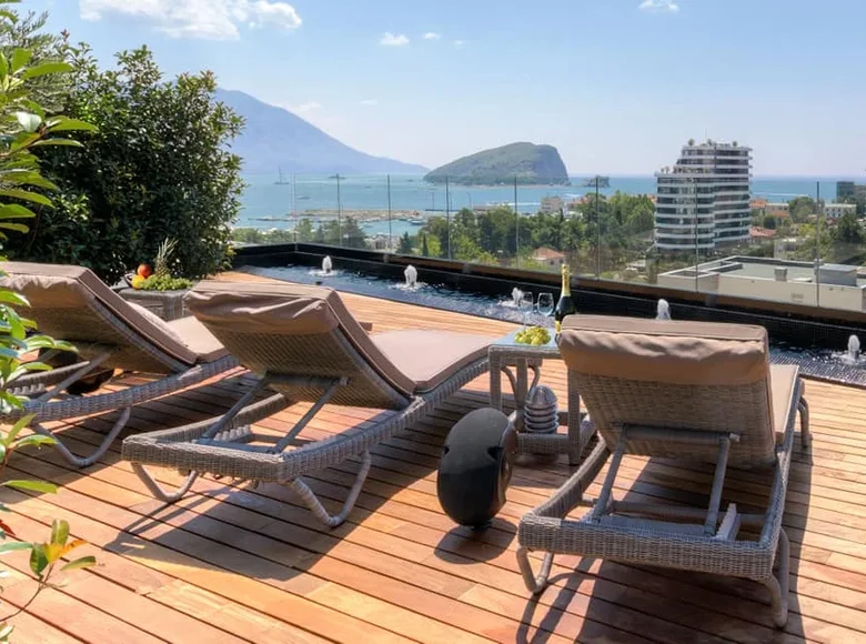 3 bedroom apartment 145 m² Budva, Montenegro