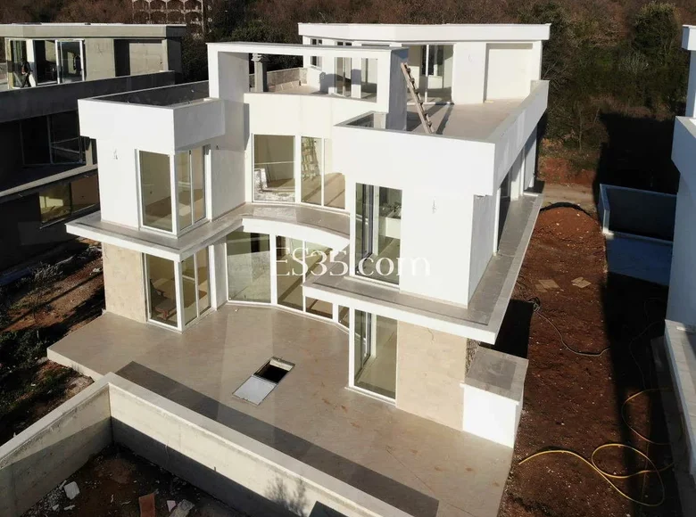 Villa 7 habitaciones 450 m² Krimovice, Montenegro
