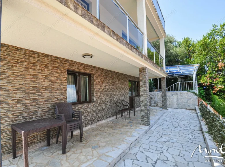 4 bedroom Villa 218 m² Krasici, Montenegro