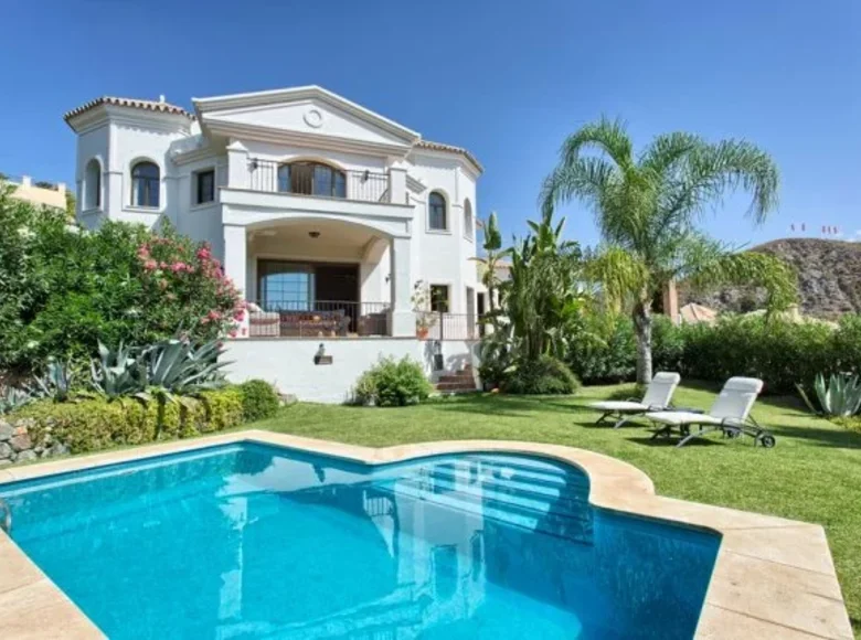 4-Schlafzimmer-Villa 412 m² Abadin, Spanien