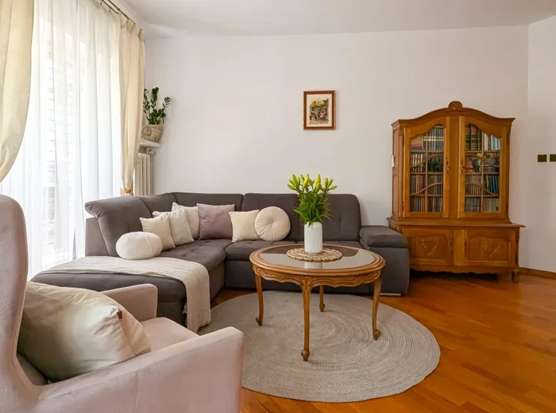 Квартира 297 м² Мазовецкое воеводство, Польша