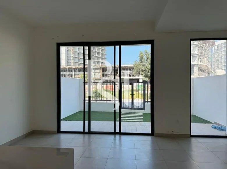 Таунхаус 2 спальни 236 м² Mina Al arab, ОАЭ