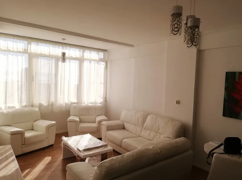 Mieszkanie 2 pokoi 87 m² Bashkia Durres, Albania