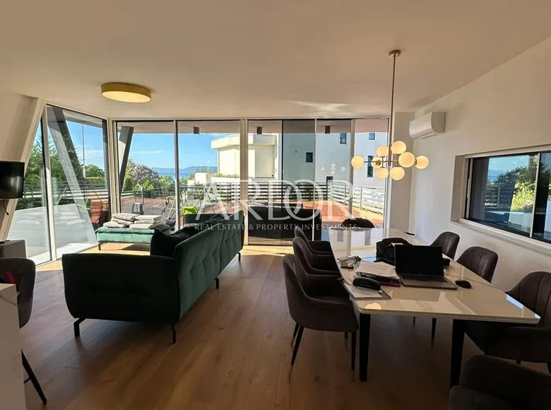 4 bedroom apartment 110 m² Kostrena, Croatia