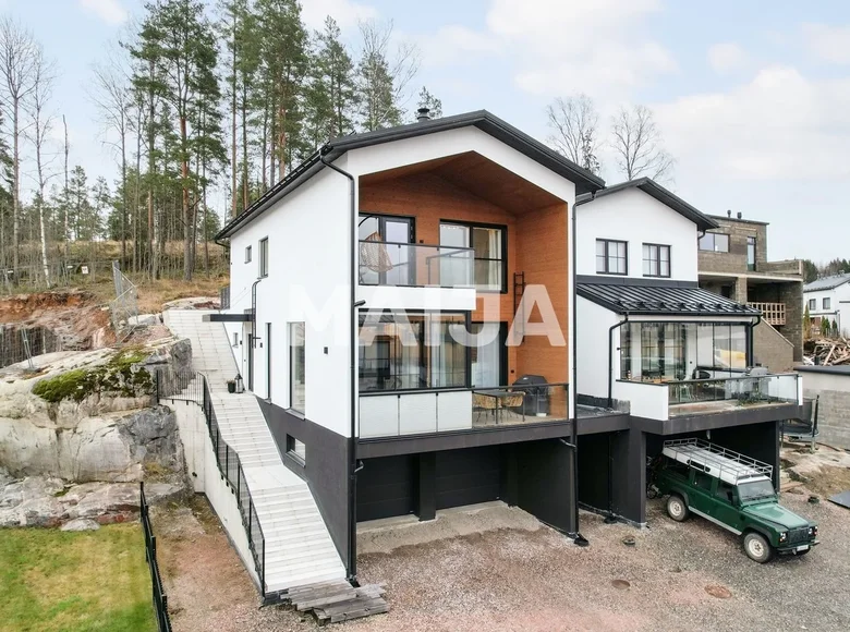 4 bedroom house 142 m² Helsinki sub-region, Finland