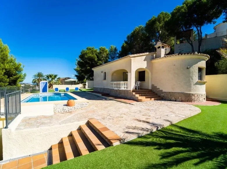 Villa de tres dormitorios 90 m² Calpe, Španjolska