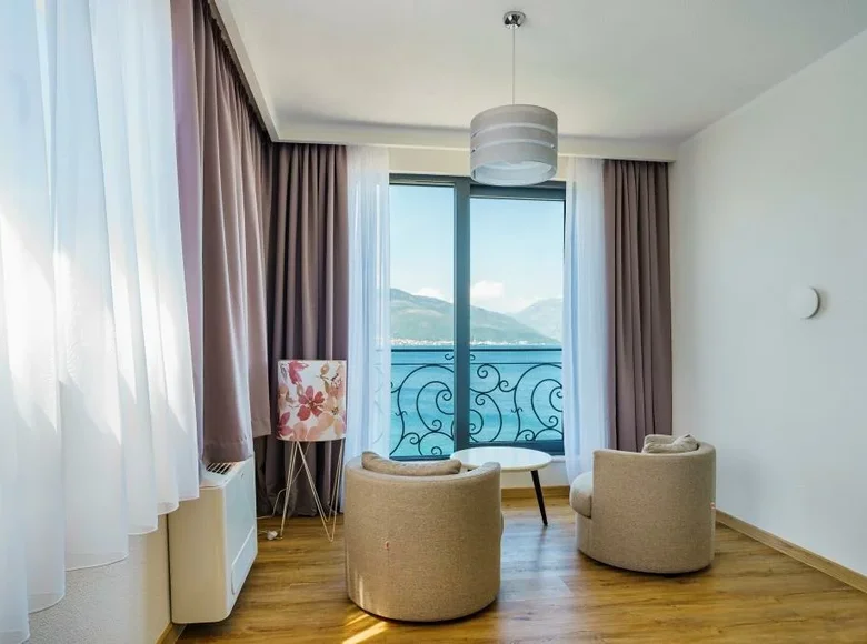 4 bedroom Villa 450 m² Krasici, Montenegro