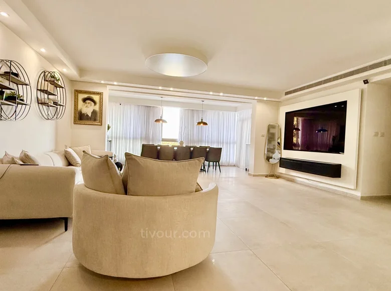 Duplex 5 rooms 150 m² in Ashdod, Israel