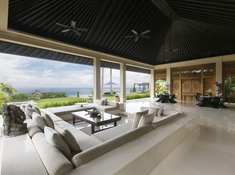 5-Schlafzimmer-Villa 750 m² Ungasan, Indonesien