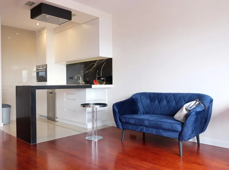 2 room apartment 38 m² in Warsaw, Poland