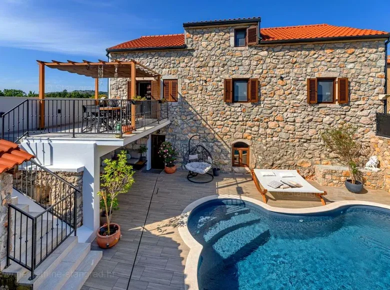 Maison 3 chambres 247 m² Opcina Vrbnik, Croatie