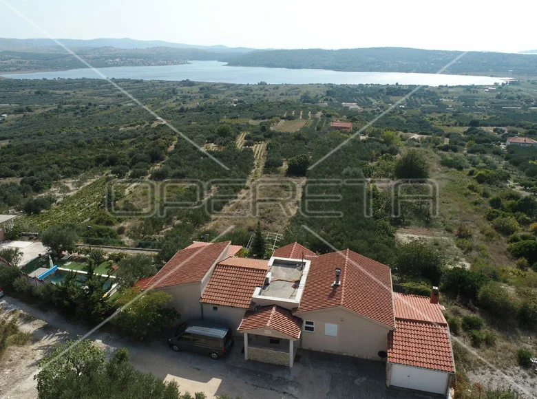 5 room house 220 m² Donje Polje, Croatia