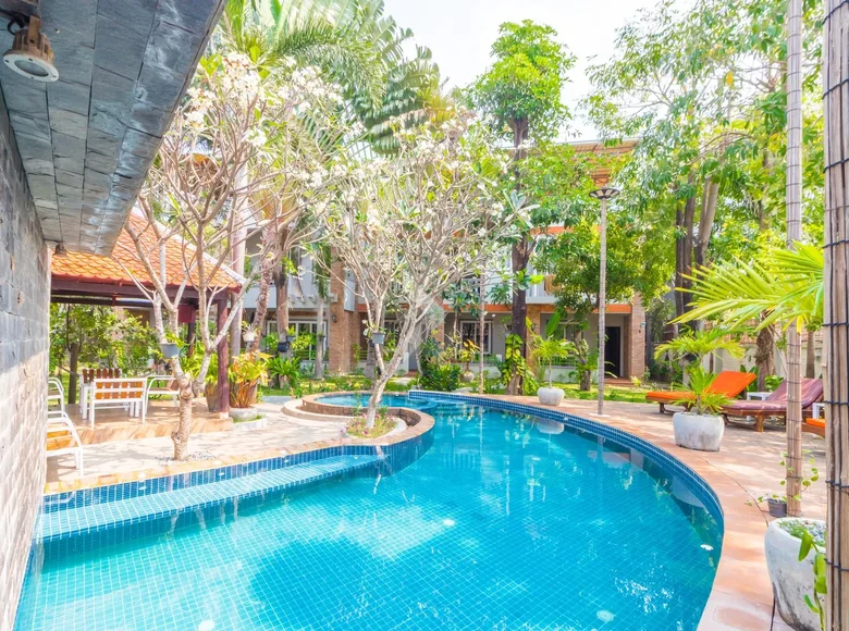 Propiedad comercial 13 habitaciones 1 898 m² en Ciudad de Siem Riep, Camboya