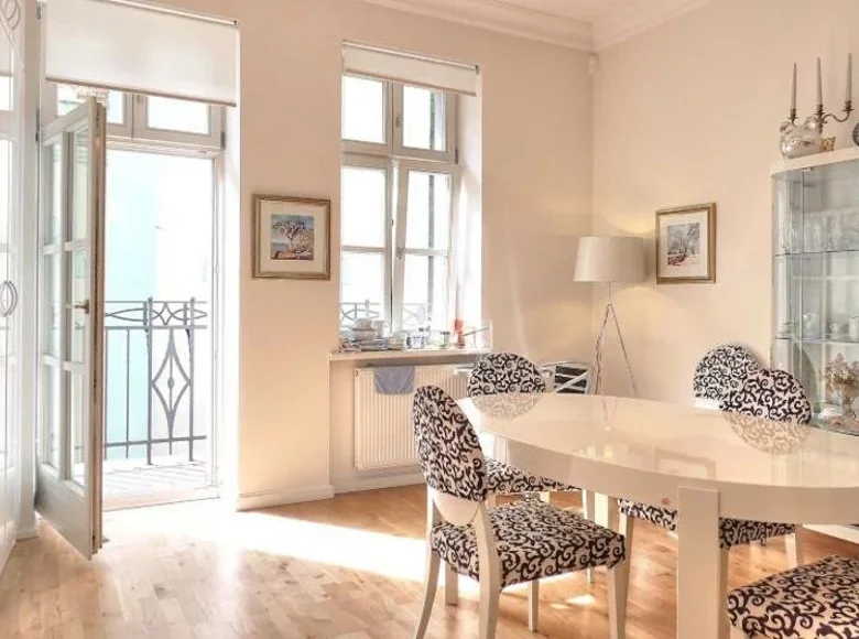 Mieszkanie 3 pokoi 101 m² okres Karlovy Vary, Czechy