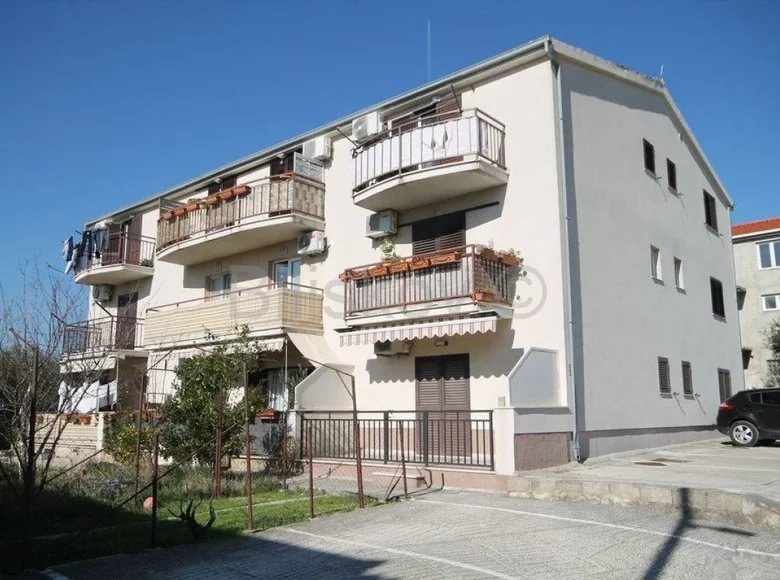 2 room apartment 80 m² Kastel Stari, Croatia