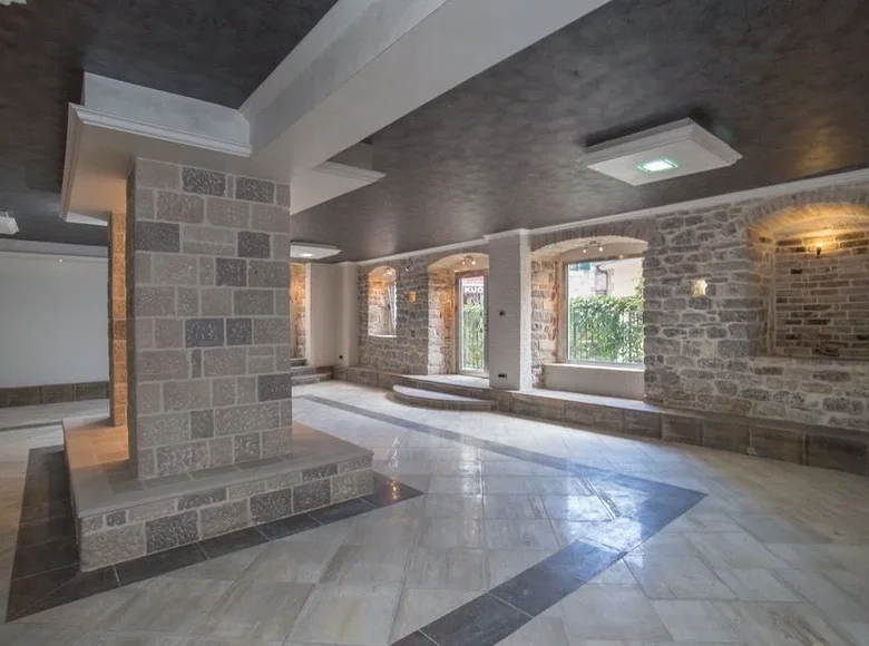 Gewerbefläche 1 Schlafzimmer 102 m² in Herceg Novi, Montenegro