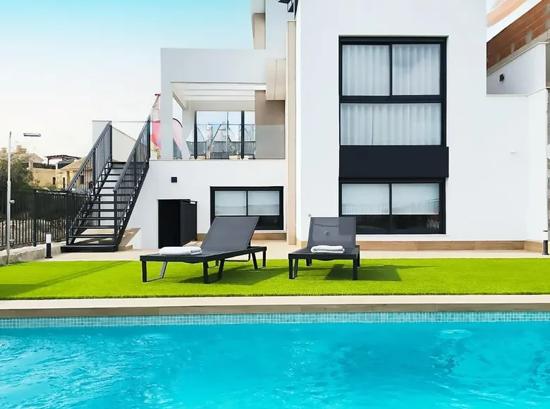 3-Schlafzimmer-Villa 198 m² Algorfa, Spanien