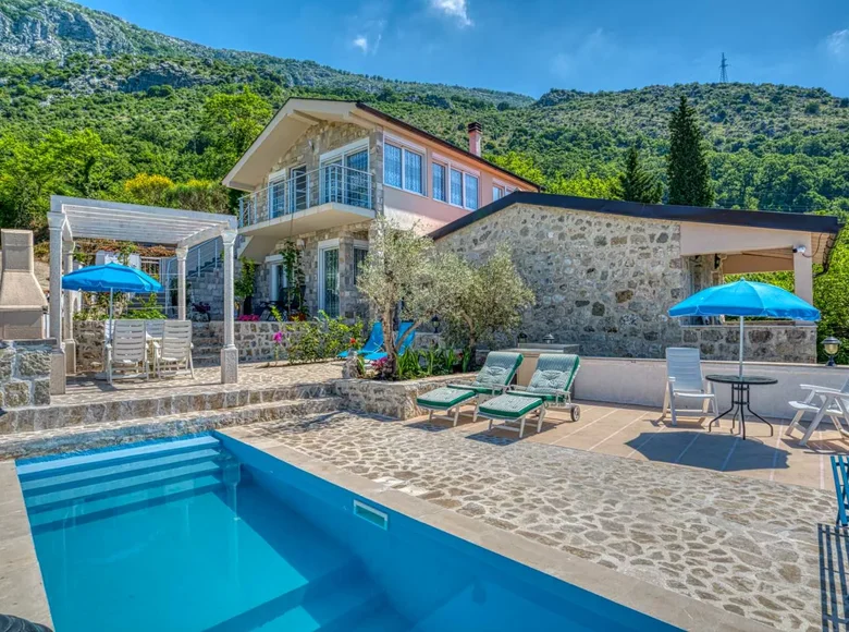 5 bedroom house  Buljarica, Montenegro