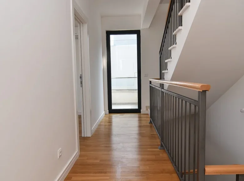 3 bedroom apartment 153 m² Budva, Montenegro