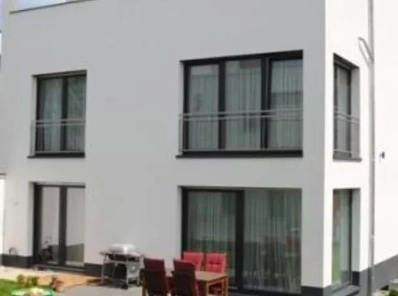 House 240 m² Frankfurt, Germany