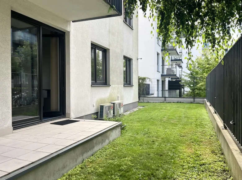 2 bedroom apartment 80 m² Warsaw, Poland