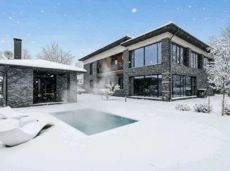 House 500 m² Papiarnianski sielski Saviet, Belarus