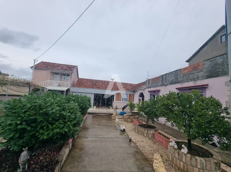 Casa  Montenegro, Montenegro