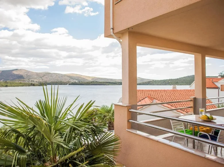 Hotel 330 m² en Zaboric, Croacia