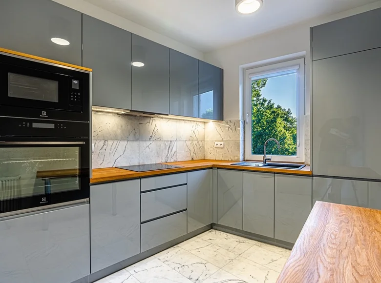 Wohnungen auf mehreren Ebenen 4 zimmer 102 m² Warschau, Polen