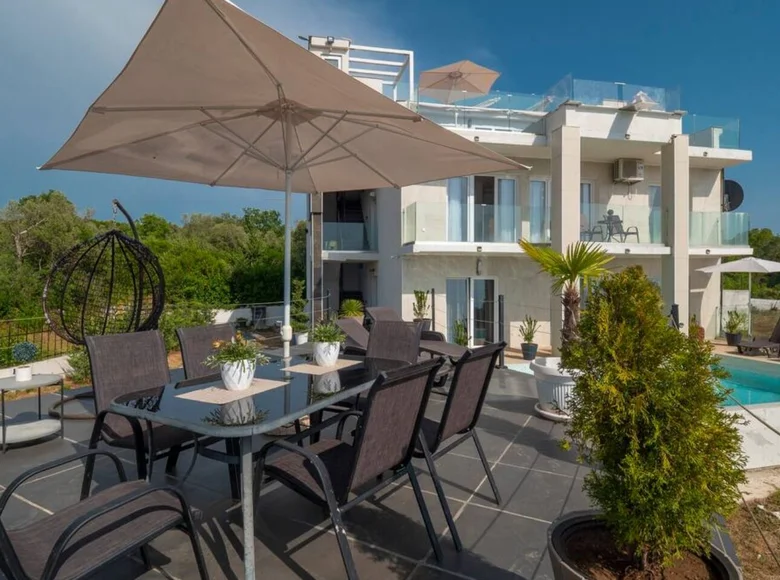 Dom 5 pokojów 650 m² Zagora, Czarnogóra