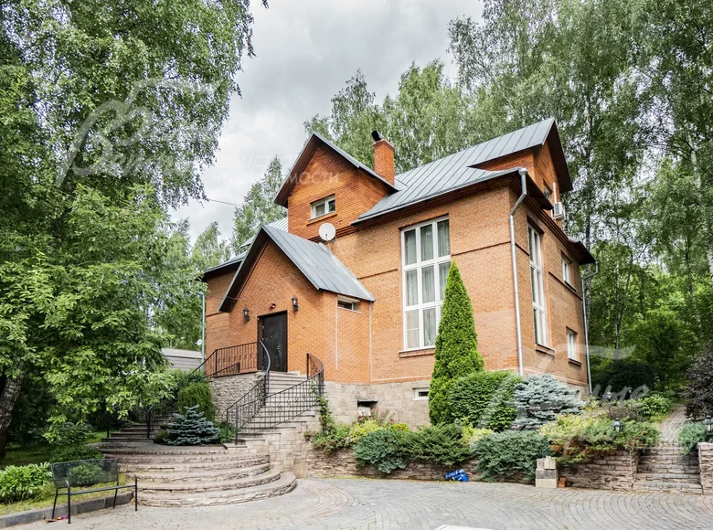 House 12 rooms 600 m² Penino, Russia