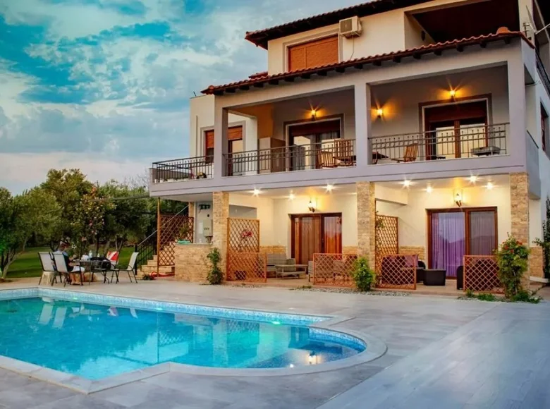 Villa mit 2 Schlafzimmern 330 m² Municipality of Nea Propontida, Griechenland