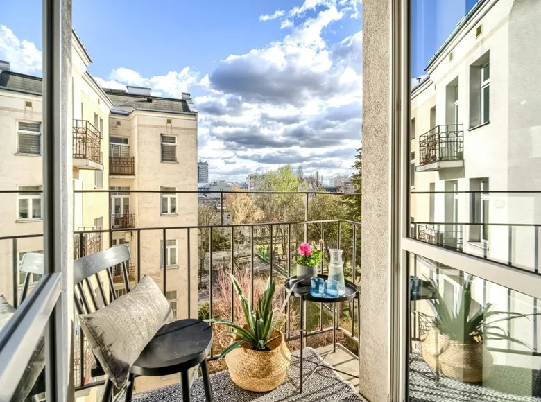 2 room apartment 37 m² in Warsaw, Poland