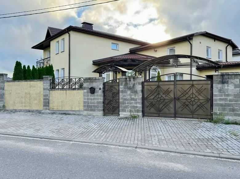 Коттедж 391 м² Витебск, Беларусь