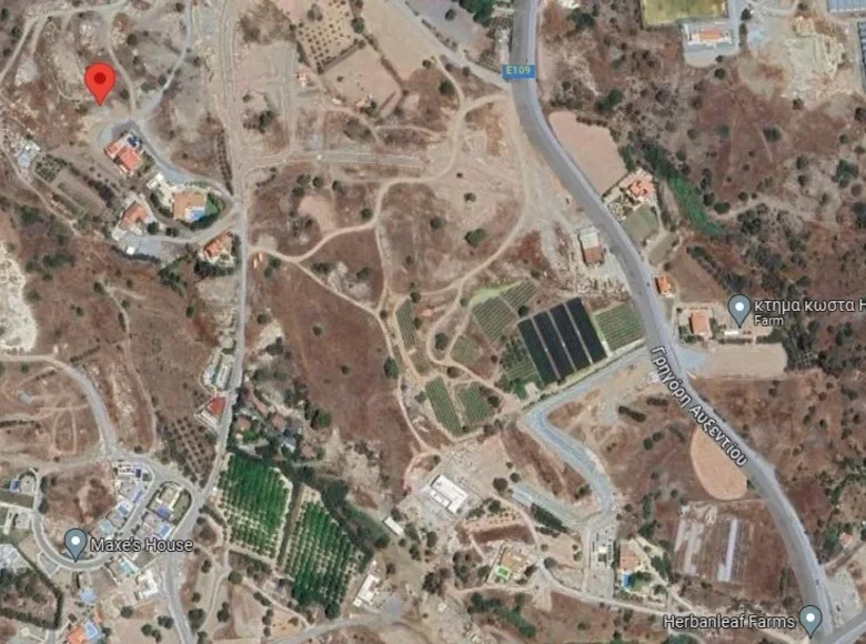 Atterrir  Parekklisia, Chypre