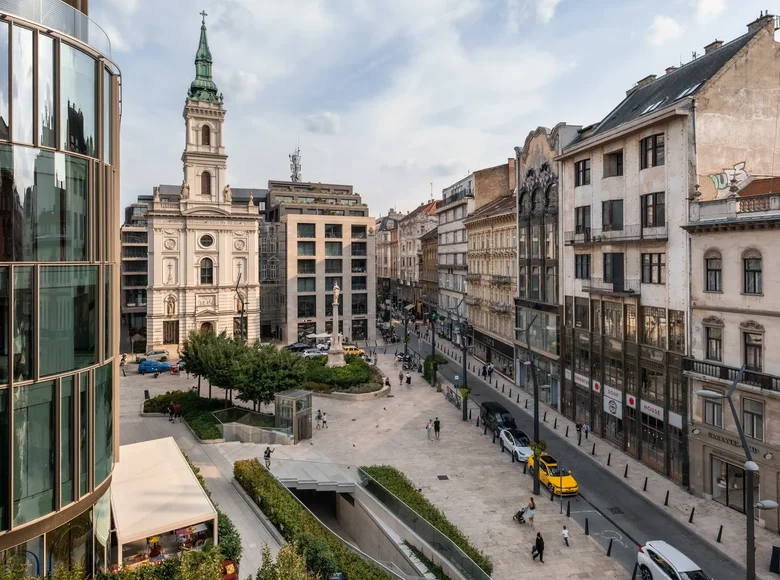 2 bedroom apartment 93 m² Budapest, Hungary