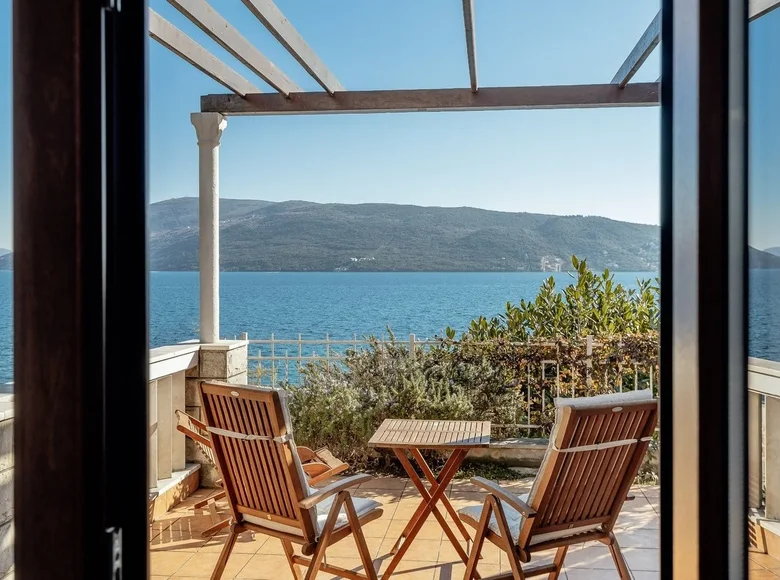 Mieszkanie 4 pokoi 130 m² Herceg Novi, Czarnogóra