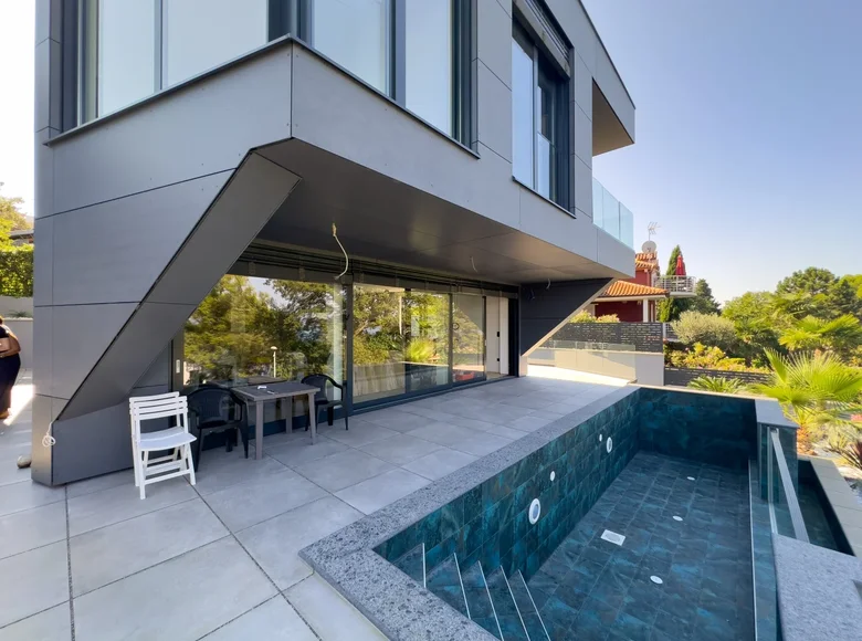 3 bedroom villa 349 m² Omisalj, Croatia