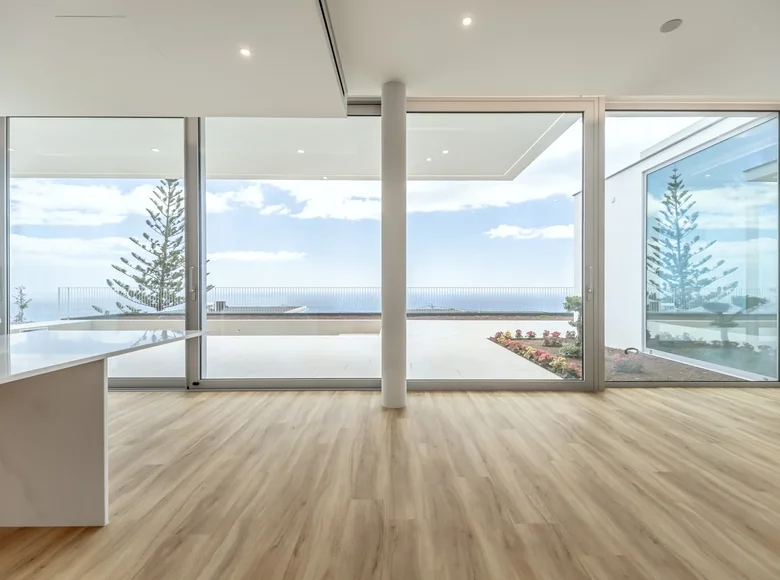 4 bedroom house 299 m² Calheta, Portugal