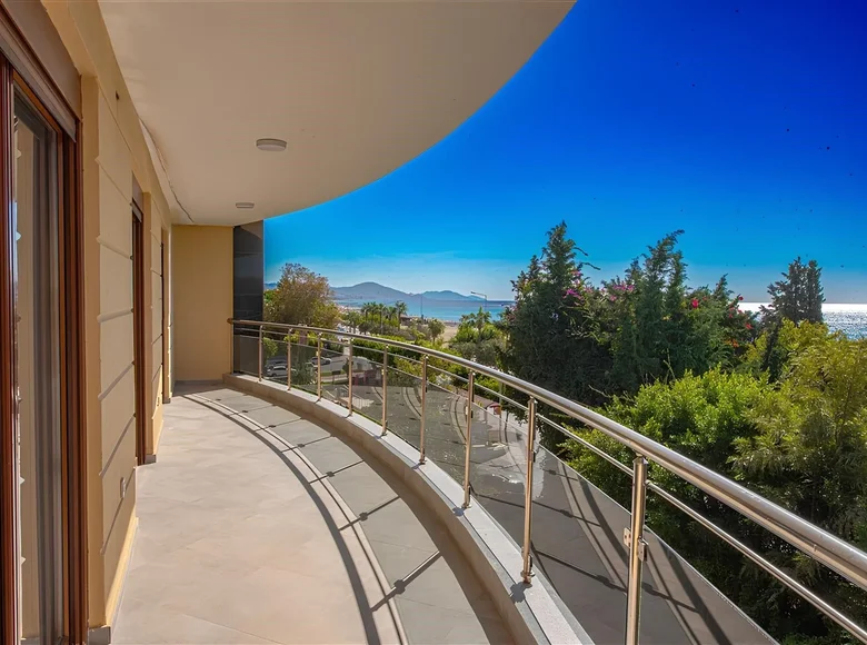 5 bedroom apartment 210 m² Oba, Turkey