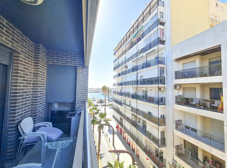 Mieszkanie 3 pokoi 152 m² Torrevieja, Hiszpania