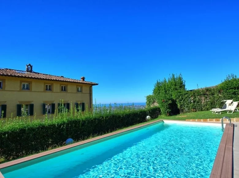 8 room house 1 000 m² in Tuscany, Italy