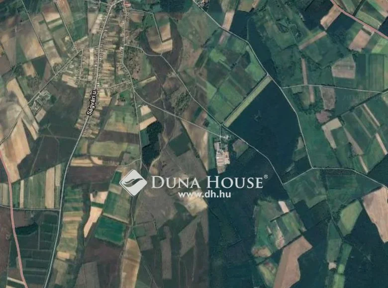 Land 687 607 m² Piricse, Hungary