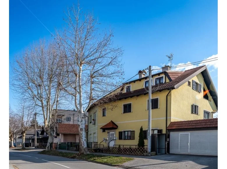 House 10 rooms 262 m² City of Zagreb, Croatia