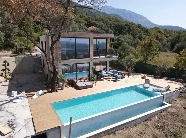 4 bedroom Villa 220 m² Kotor, Montenegro