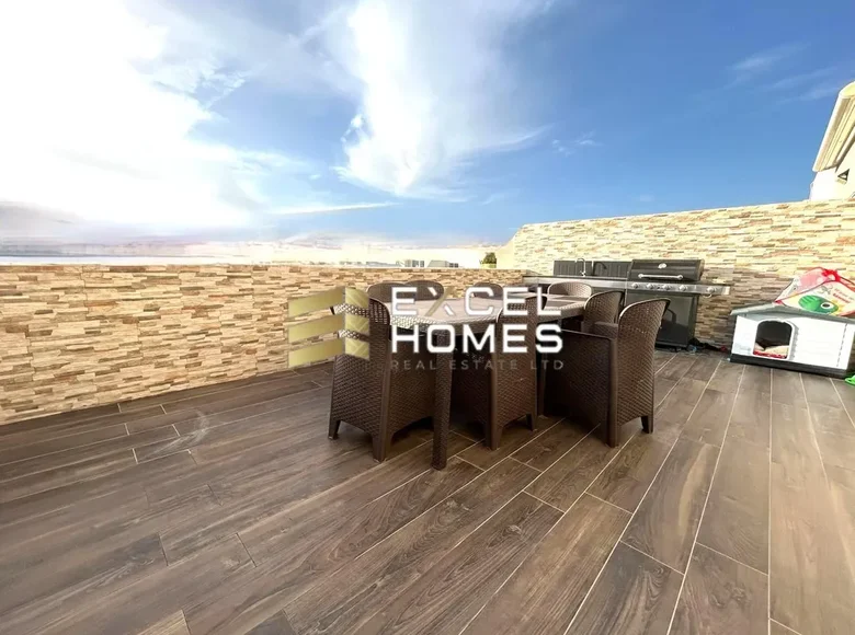 2 bedroom penthouse  Żebbuġ, Malta